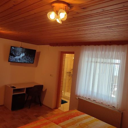 Gostilna Pension Blegos Poljane nad Škofjo Loko Exterior foto