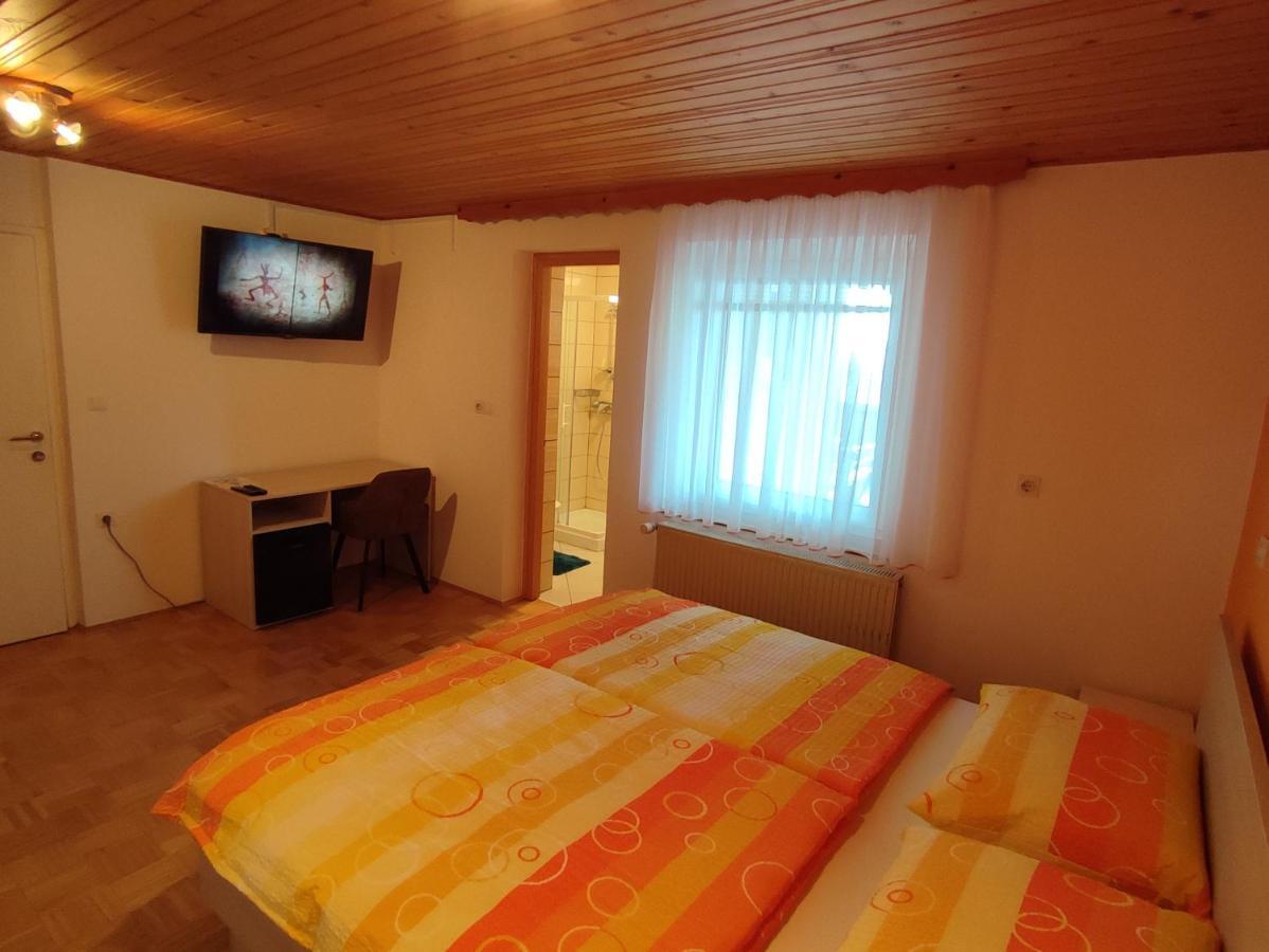 Gostilna Pension Blegos Poljane nad Škofjo Loko Exterior foto