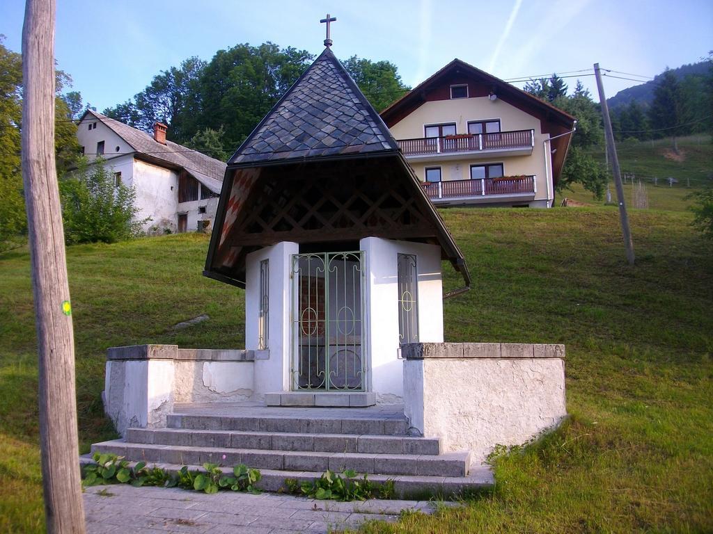 Gostilna Pension Blegos Poljane nad Škofjo Loko Exterior foto